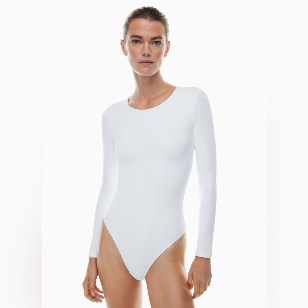 Aritzia Babaton Contour Crew Longsleeve Bodysuit